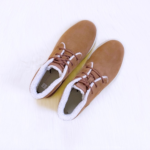 Timberland Men’s Ashwood Park Warm Lined Chukka Boots - Picture 2 of 6